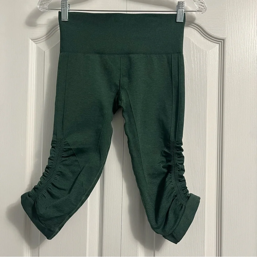 LULULEMON In The Flow Cropped Leggings green women’s size 4 activewear - Picture 2 of 16